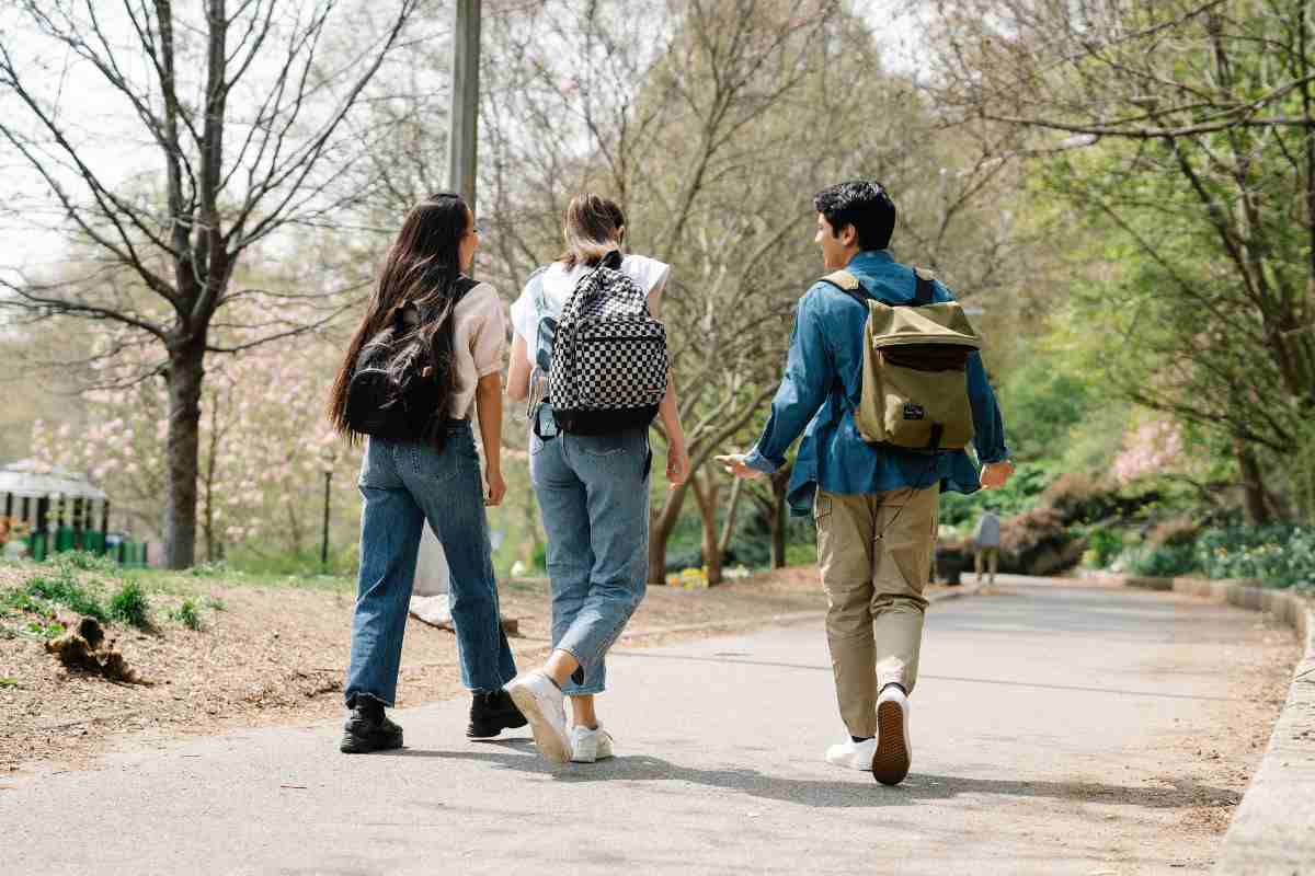 Tre studenti al parco