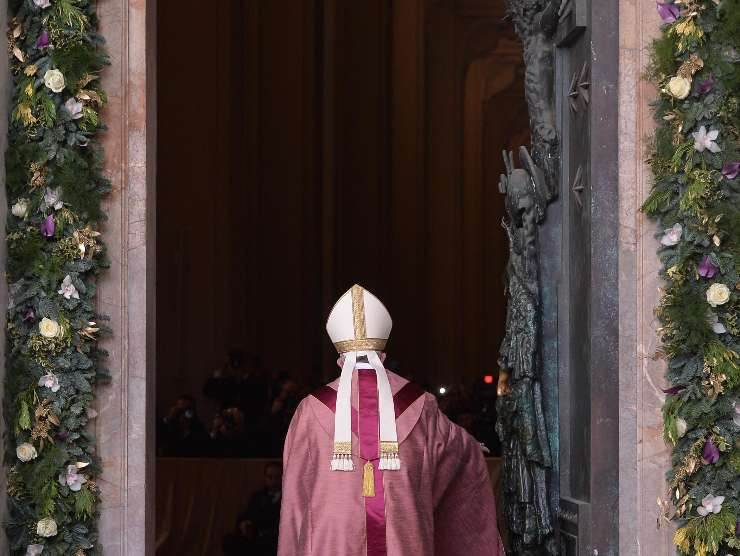 Papa Francesco apre porta santa