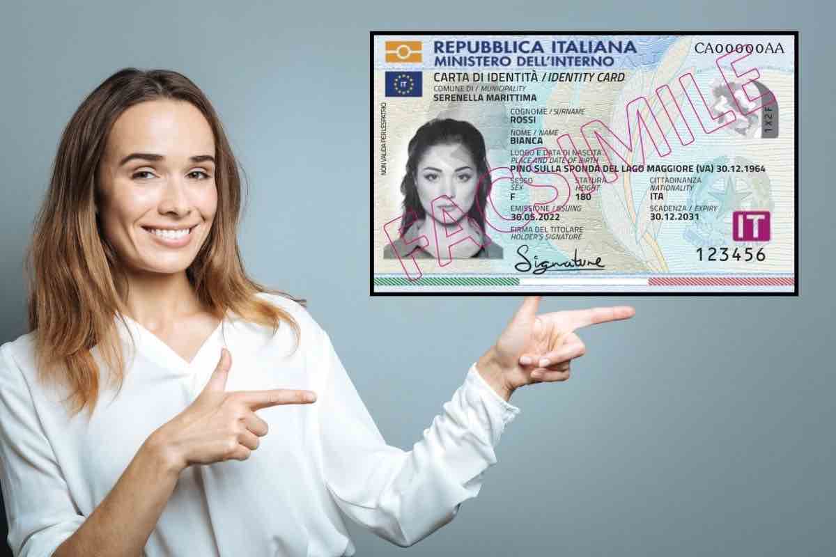 Donna che indica carta d'identità elettronica