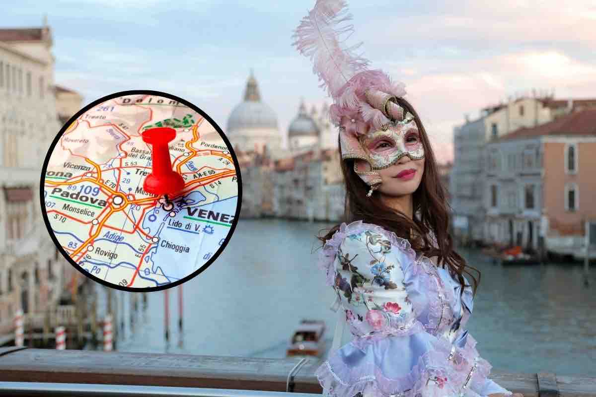 Venezia donna mascherata mappa